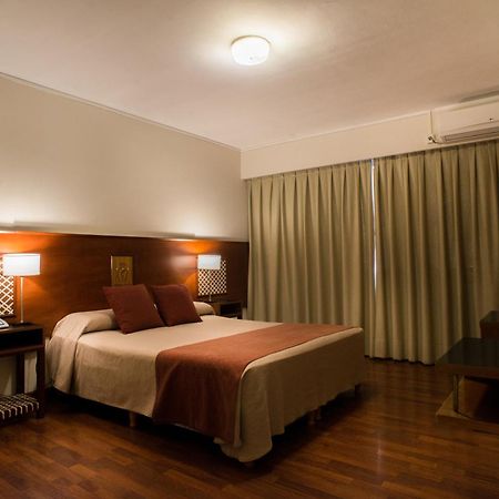 Hotel Victoria Plaza Salta Kültér fotó
