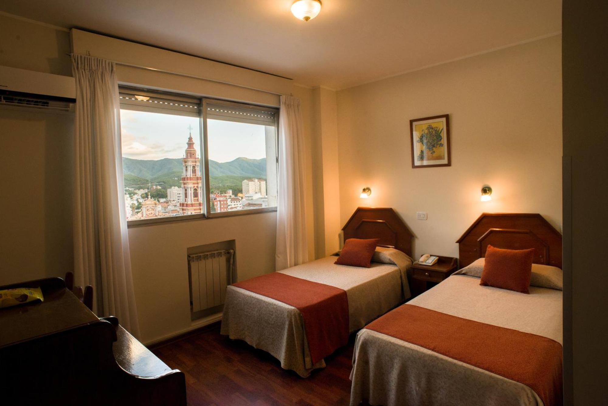 Hotel Victoria Plaza Salta Kültér fotó